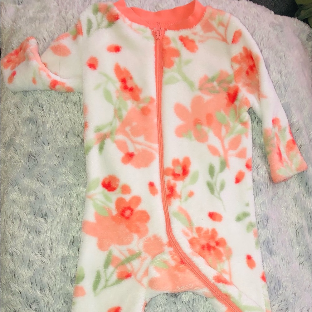 Floral zip up one pice sleeper.